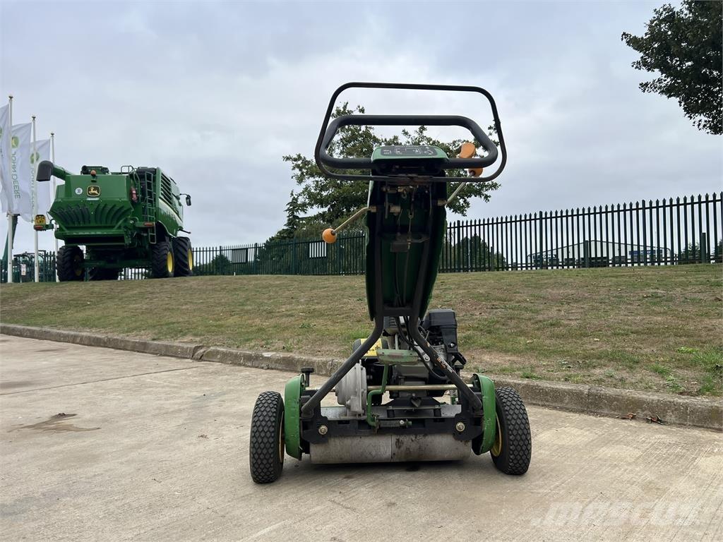 John Deere 220C Agriculture - Others