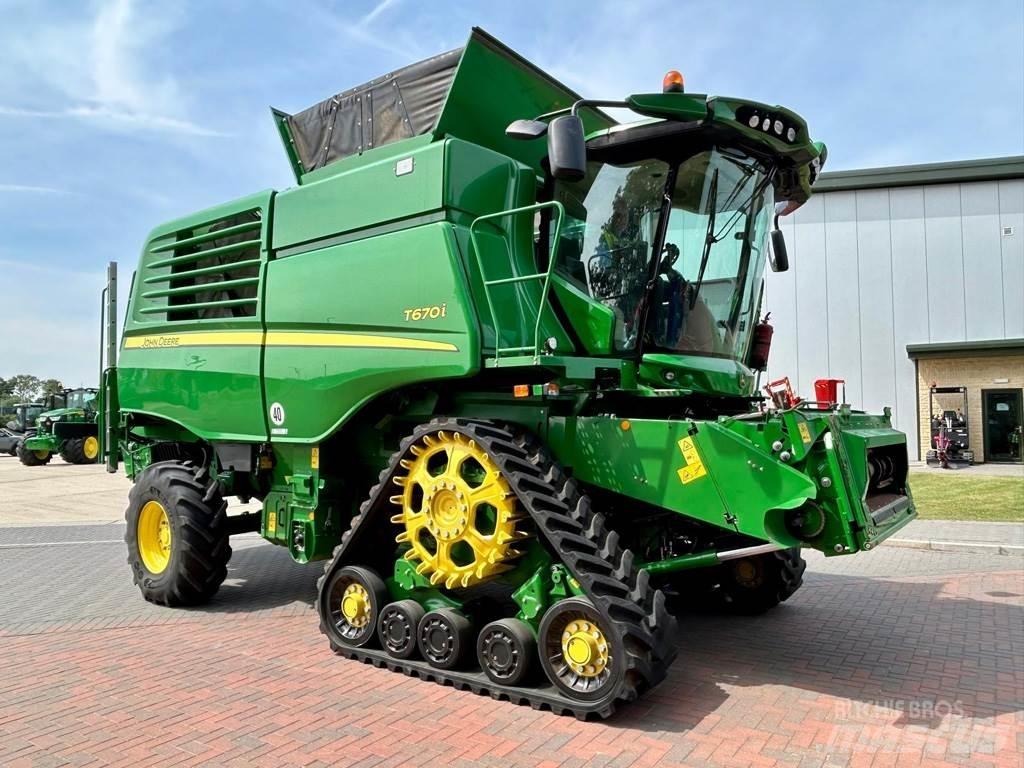 John Deere T670 Combine harvesters