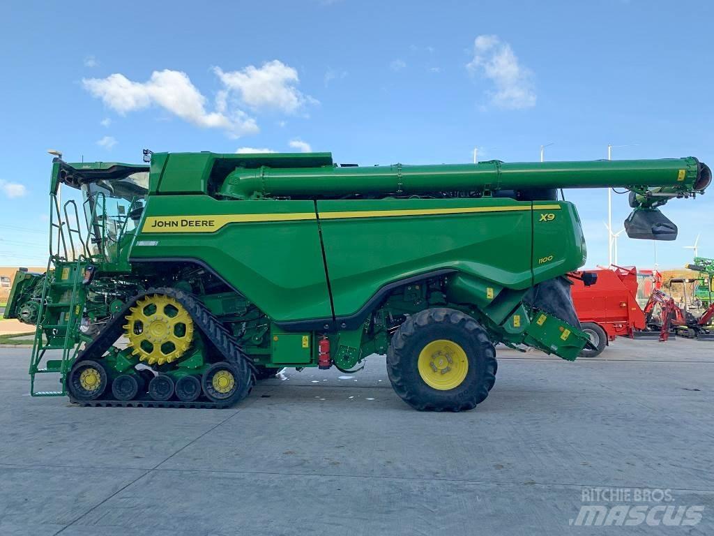 John Deere X91100 Combine harvesters
