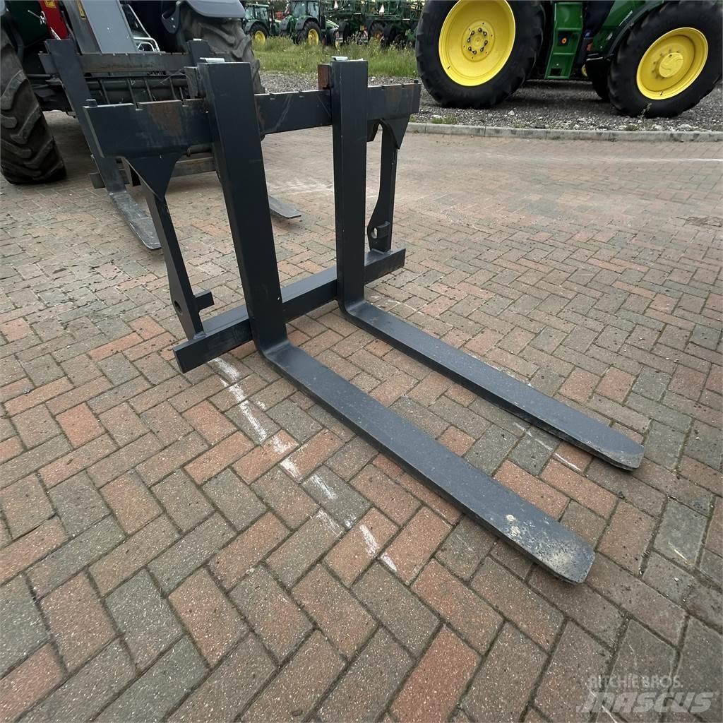 Kramer ATTACHMENT Other attachments and components