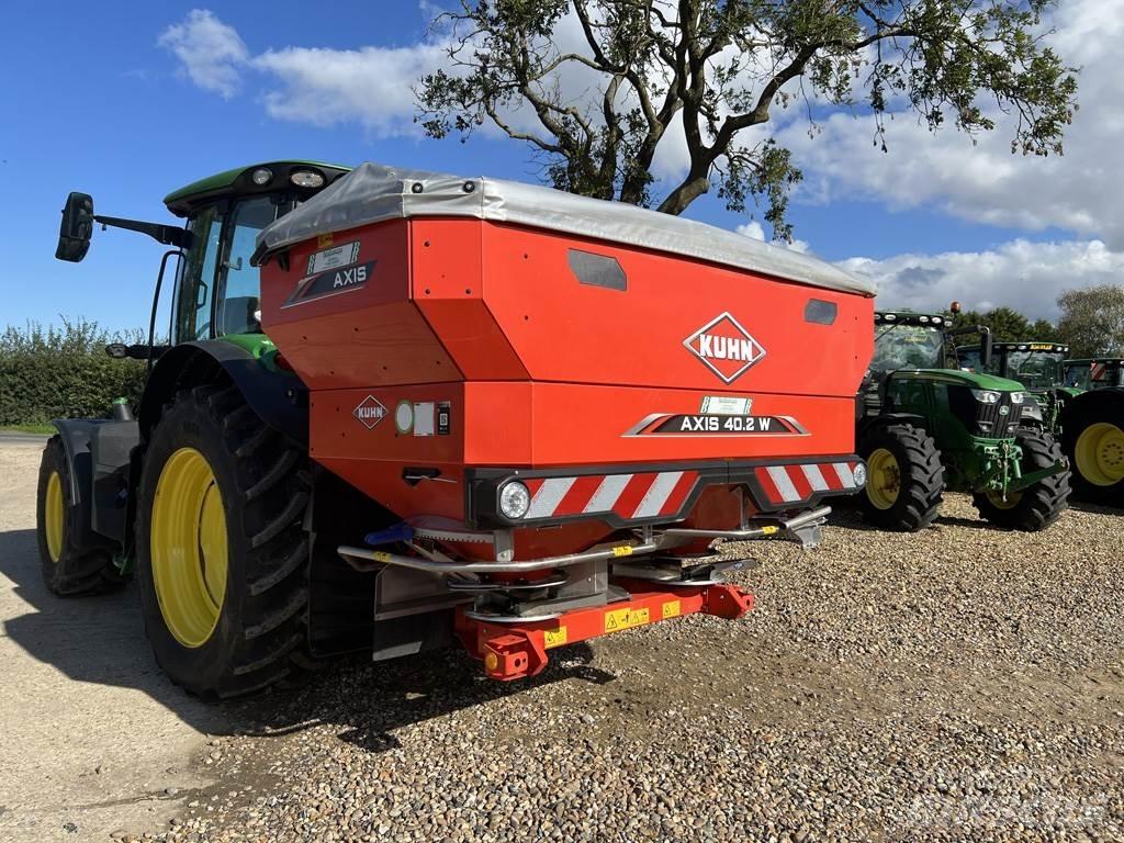 Kuhn 40.2W Mineral spreaders