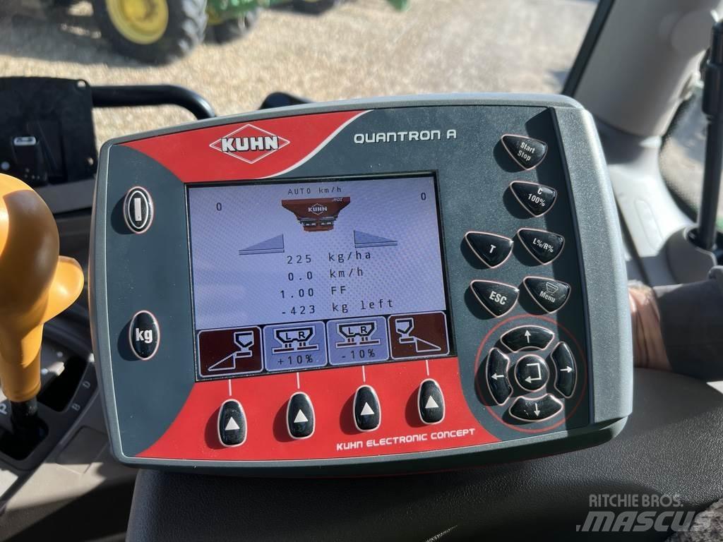 Kuhn 40.2W Mineral spreaders