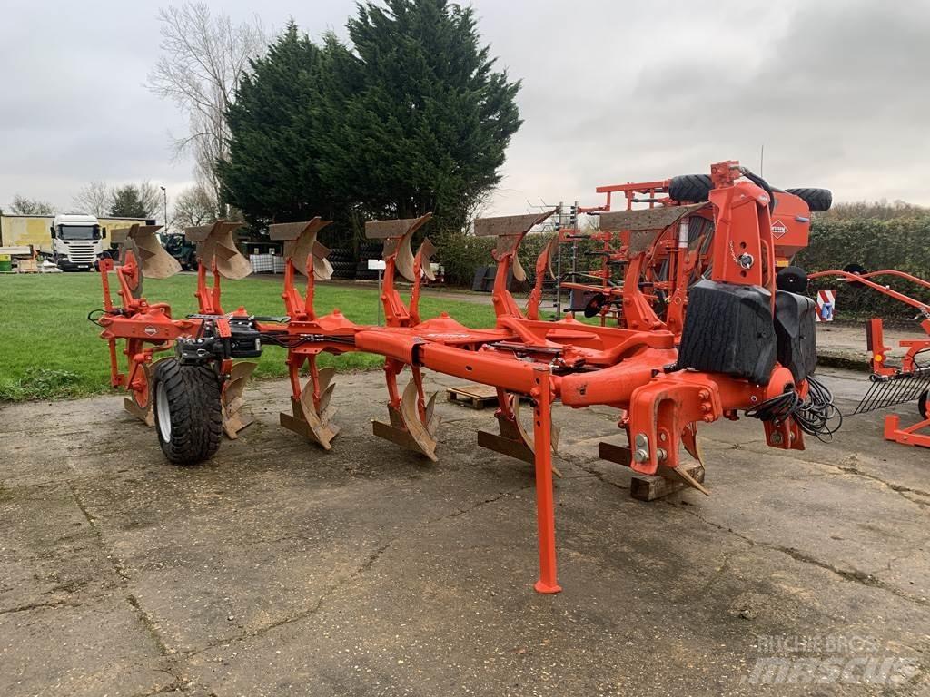 Kuhn VARI-MASTER Reversible ploughs
