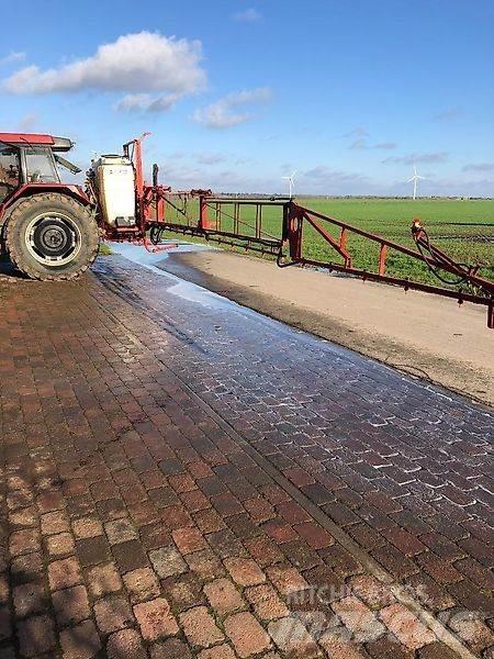 Holder IS1000 Trailed sprayers