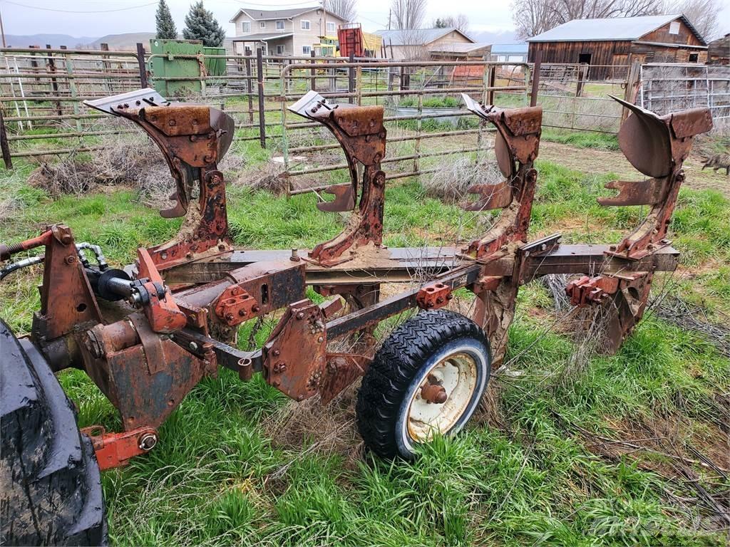 Ace 4 Bottom Conventional ploughs