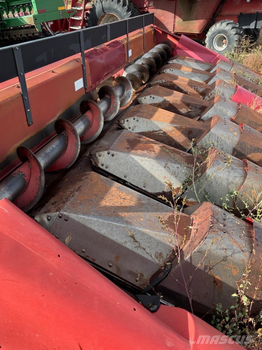 Case IH 1083 Combine harvesters