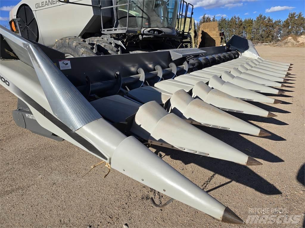 Gleaner 3000 Combine harvesters