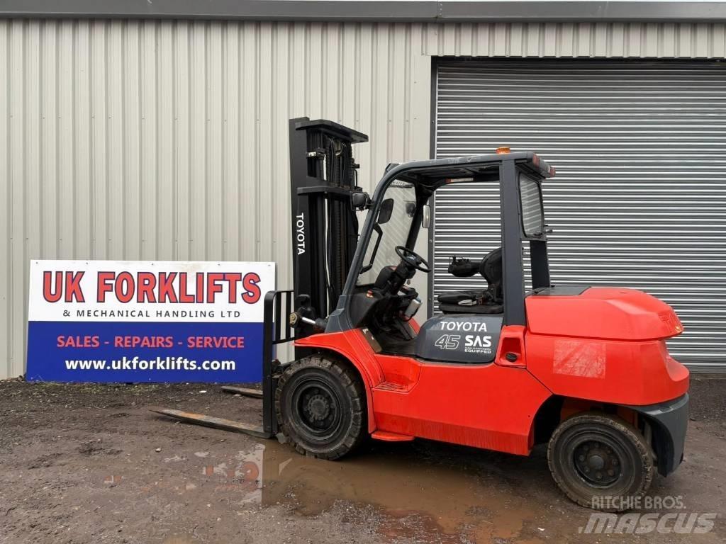 Toyota 7 FD 40 Diesel trucks