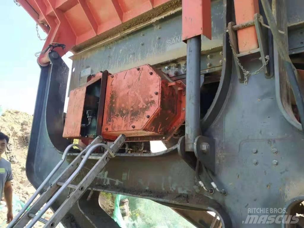 Sandvik QJ330 Mobile crushers
