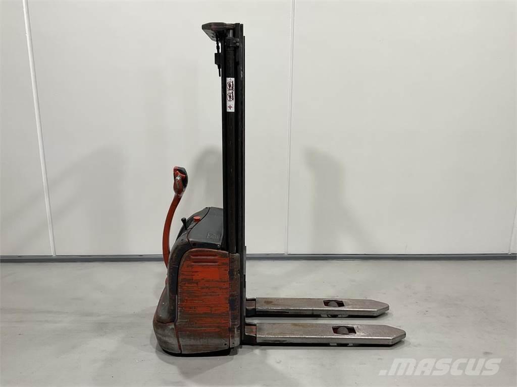 Linde L12 Self propelled stackers