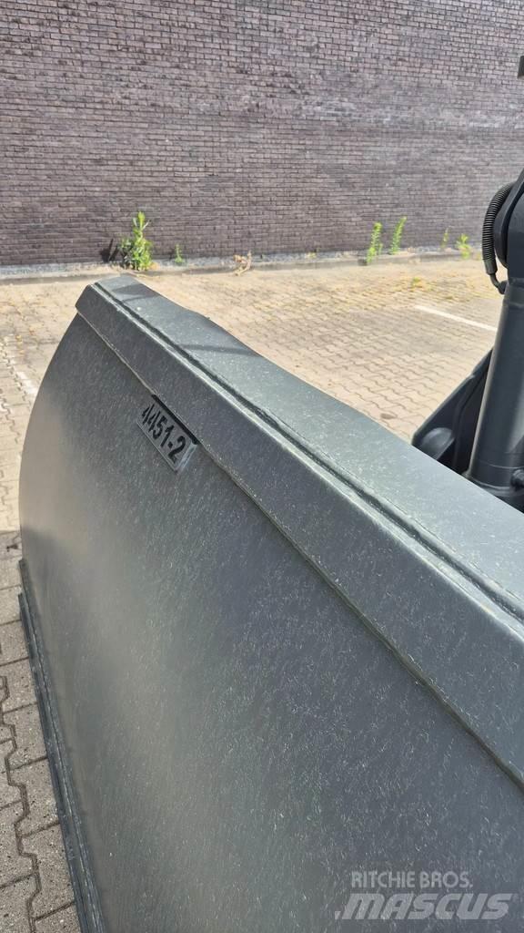  J&B 2.5M3 LH100 Grapples