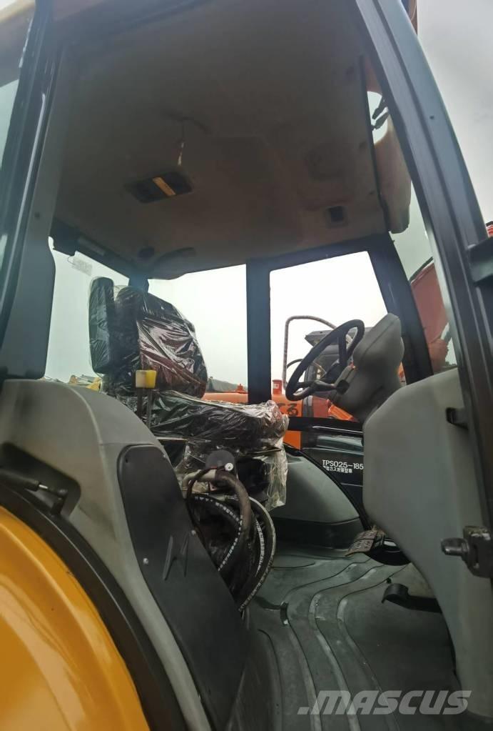 JCB 4 CX Backhoe loaders