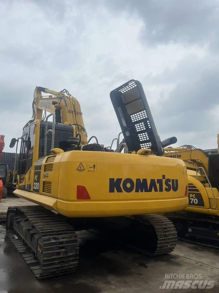 Komatsu PC 220-8 Crawler excavators