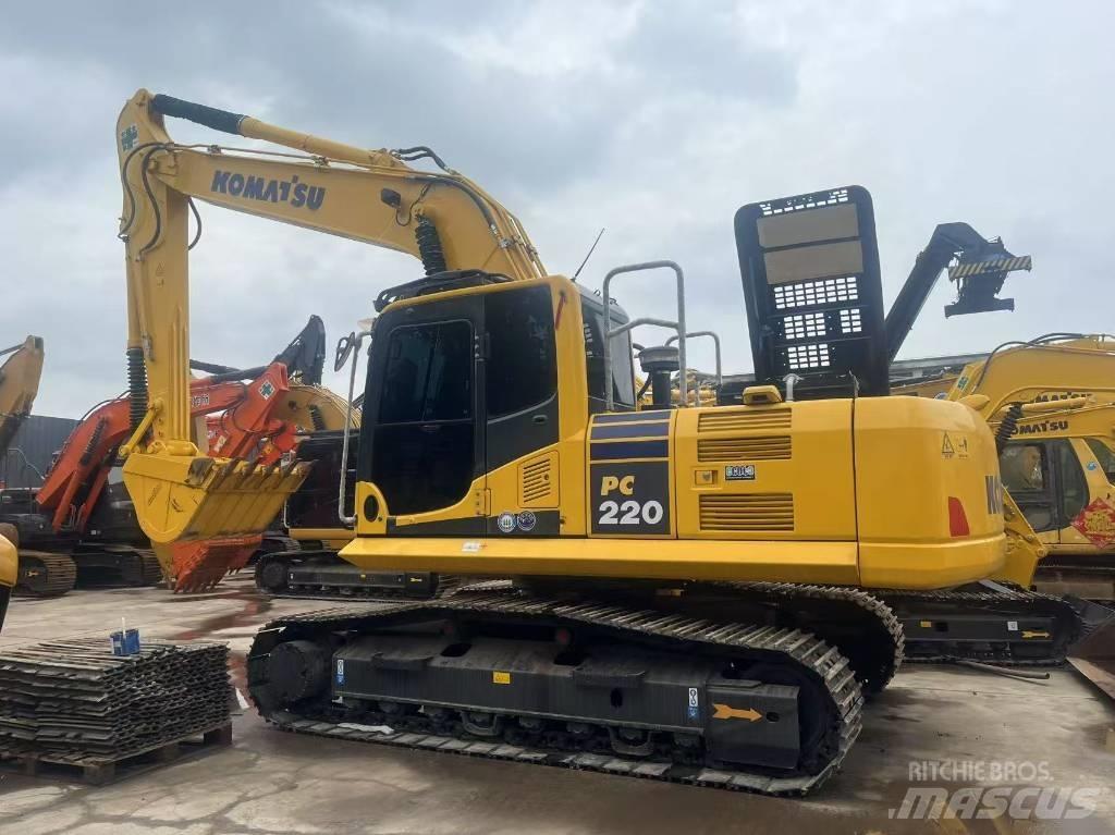 Komatsu PC 220-8 Crawler excavators