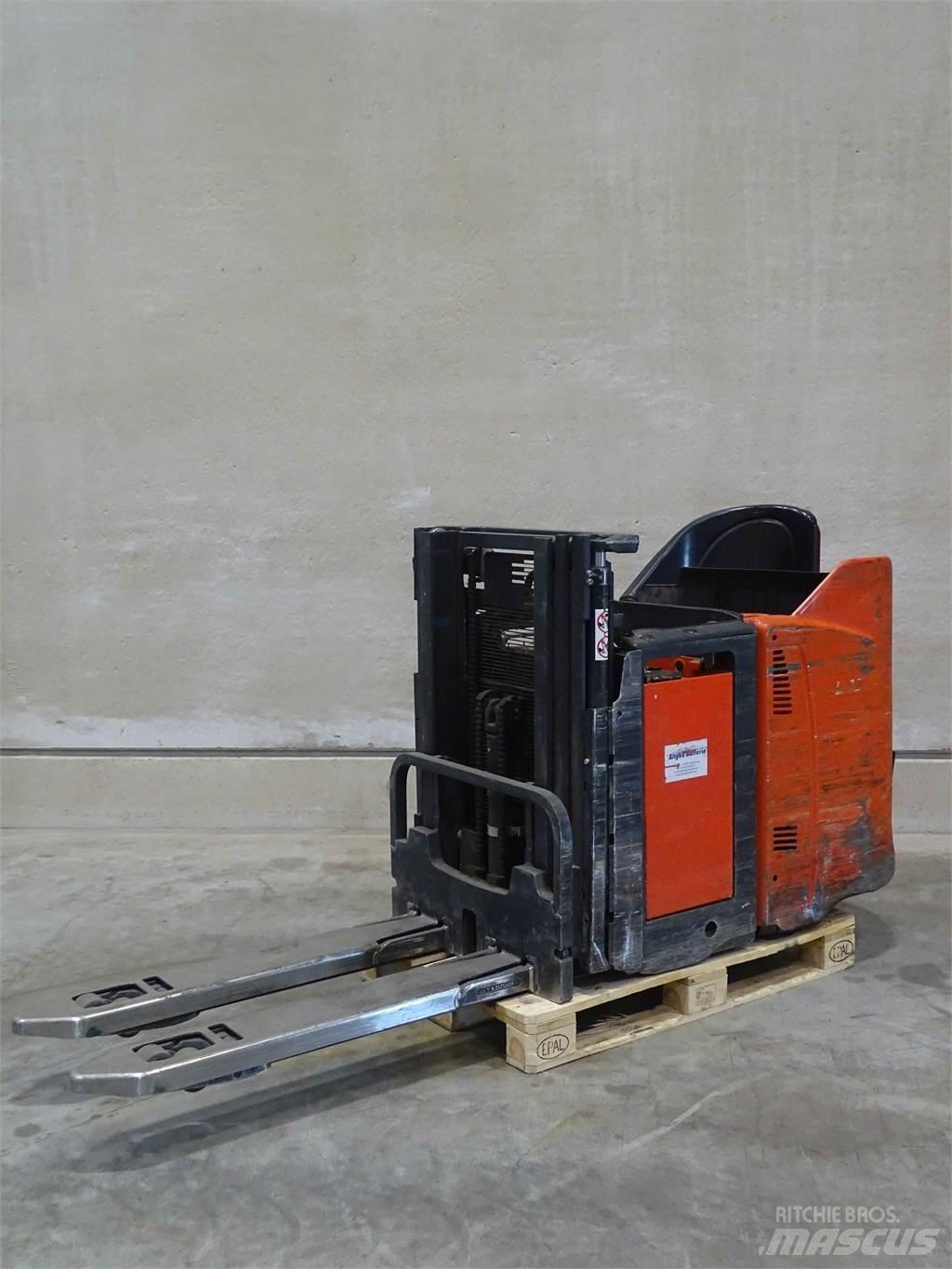 Linde L12LSP Pedestrian stacker