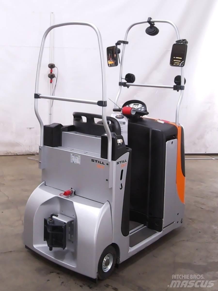 Still CX-T Towing trucks