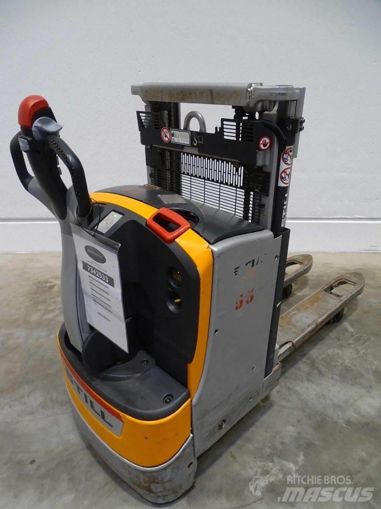 Still EXD18L Pedestrian stacker