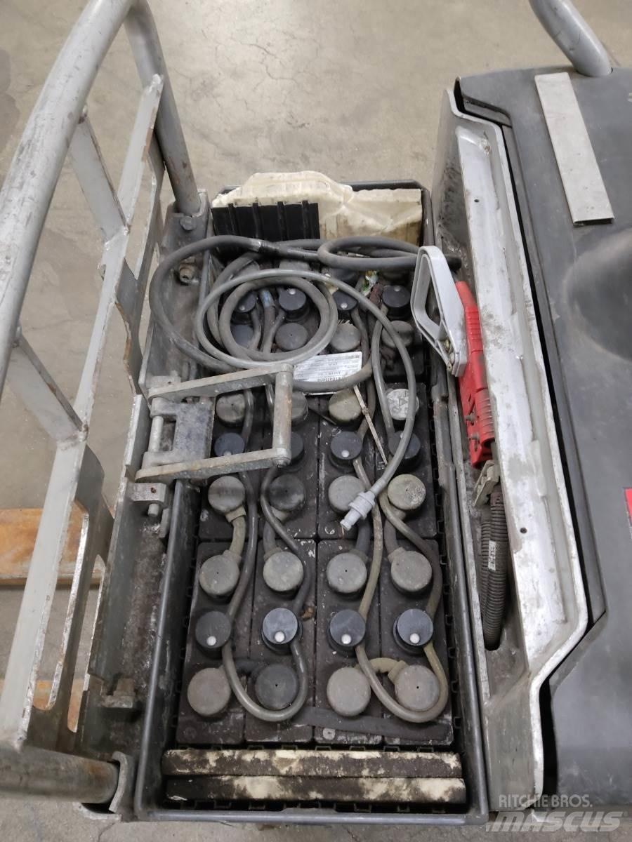 Still EXU-S24 Low lifter
