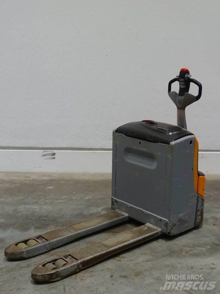 Still EXU18 Low lifter