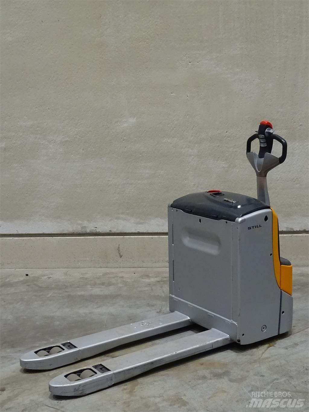 Still EXU18 Low lifter