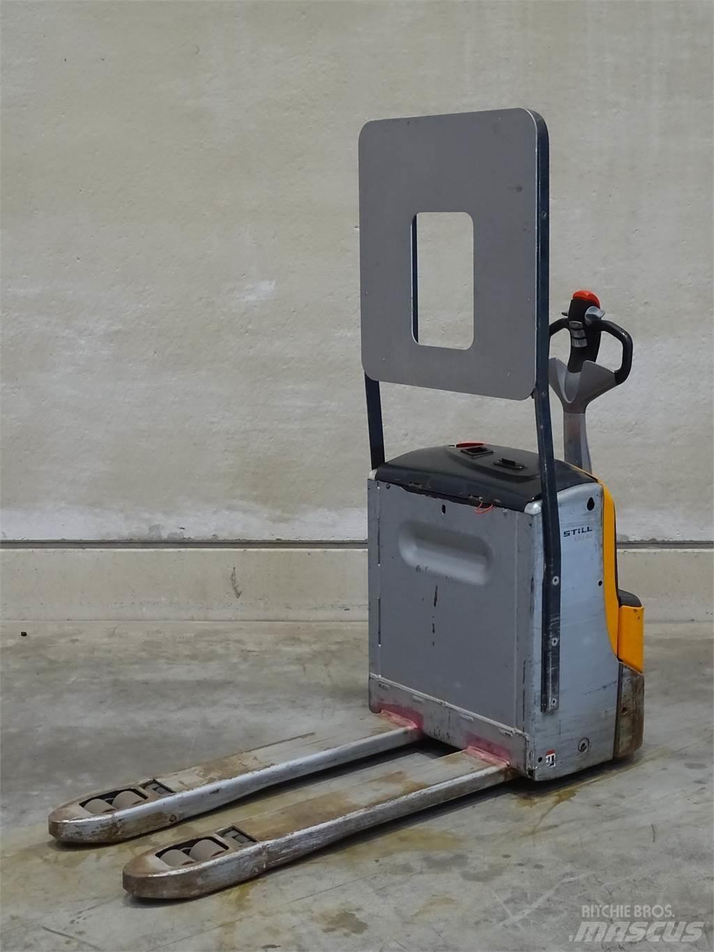 Still EXU20 Low lifter