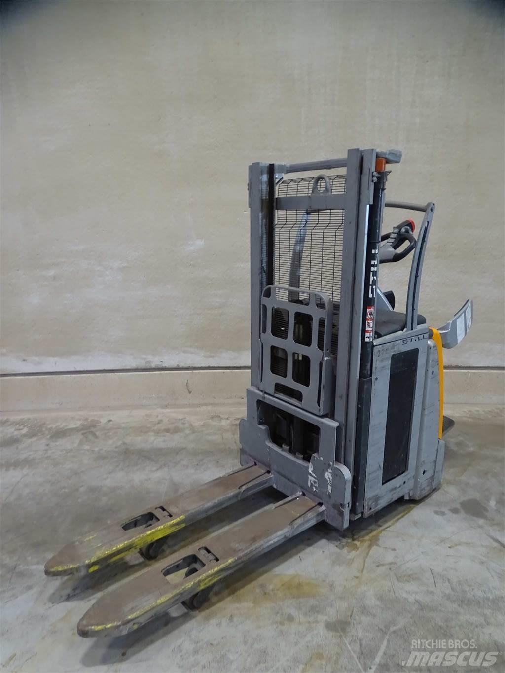 Still EXV-SF14I Pedestrian stacker
