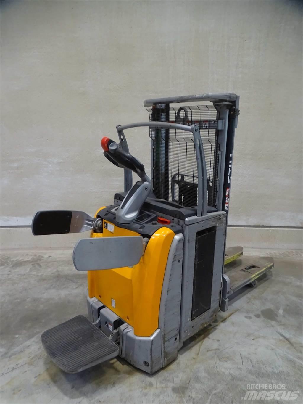 Still EXV-SF14I Pedestrian stacker