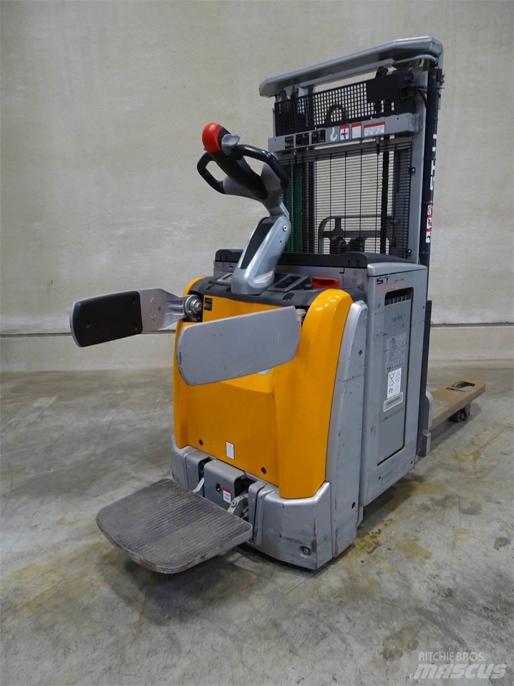 Still EXV-SF16D Pedestrian stacker