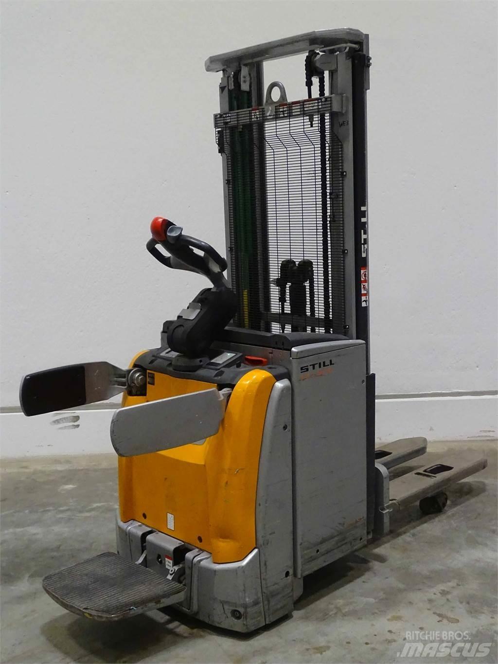 Still EXV-SF16I Pedestrian stacker