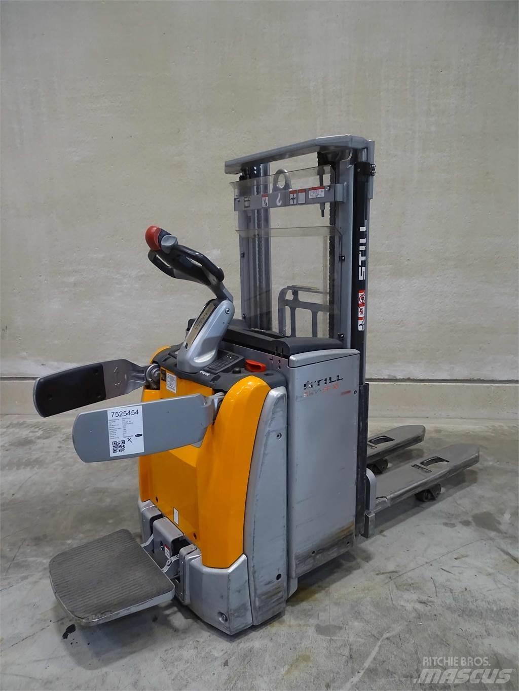 Still EXV-SF16I Pedestrian stacker