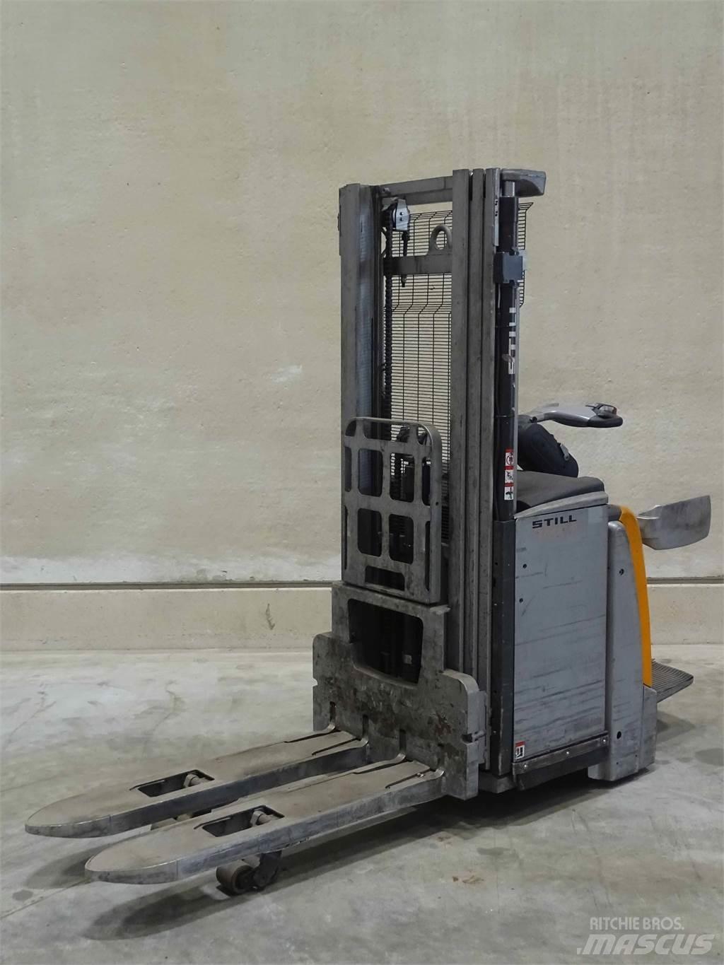 Still EXV-SF20I Pedestrian stacker
