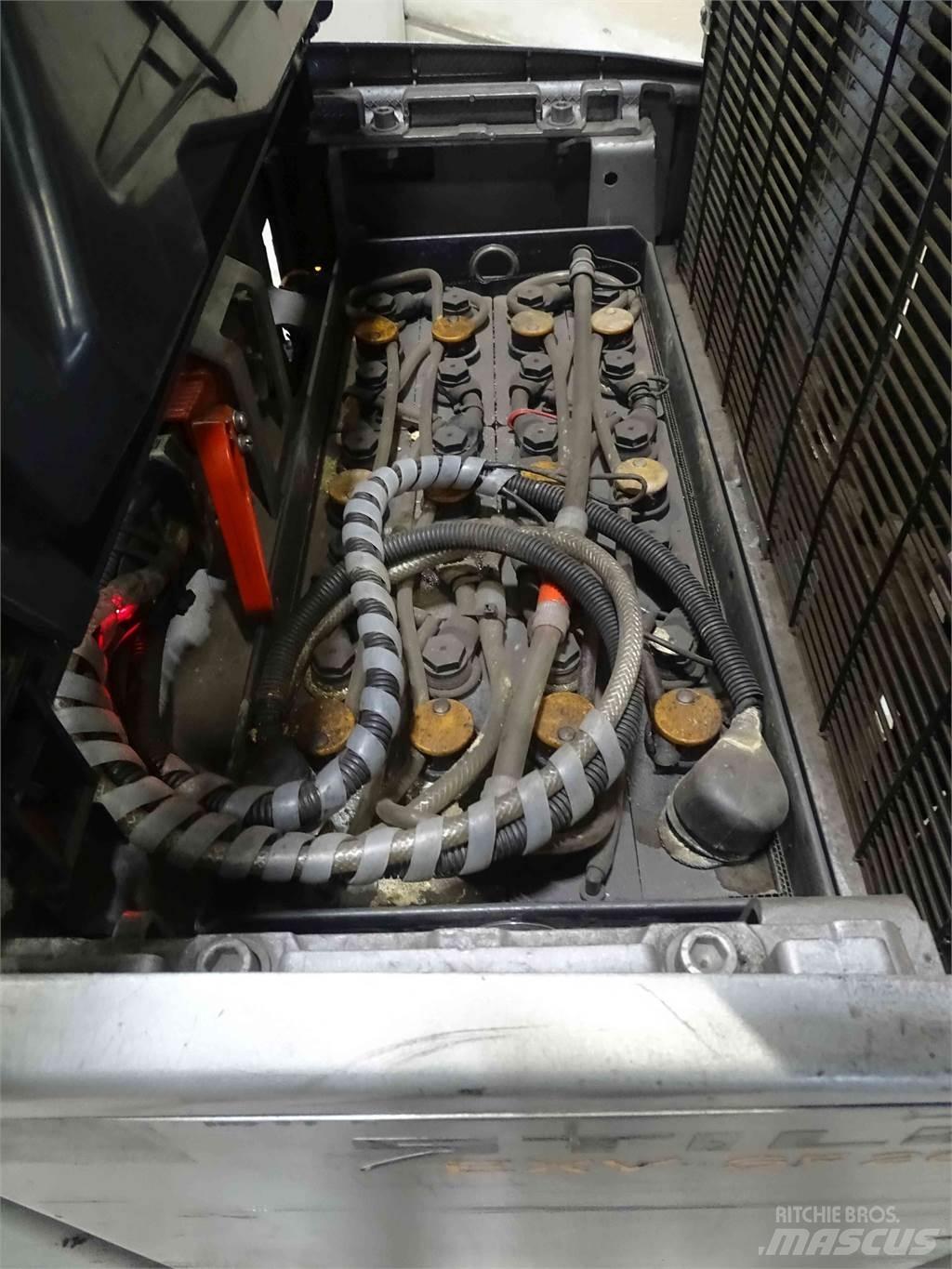 Still EXV-SF20I Pedestrian stacker