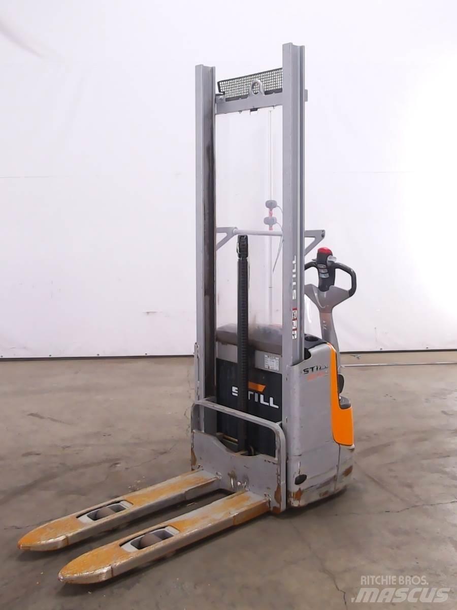 Still EXV10 Pedestrian stacker