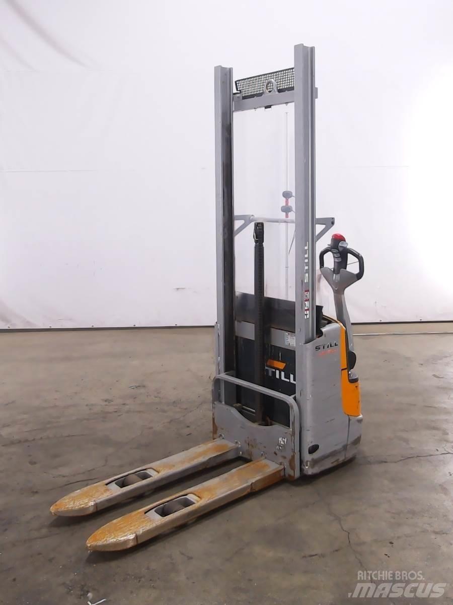 Still EXV10 Pedestrian stacker