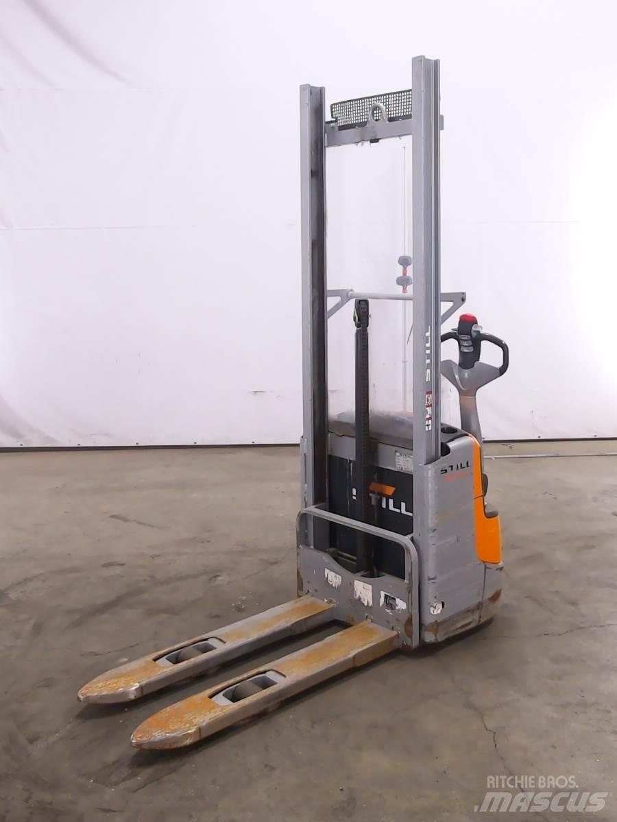 Still EXV10 Pedestrian stacker