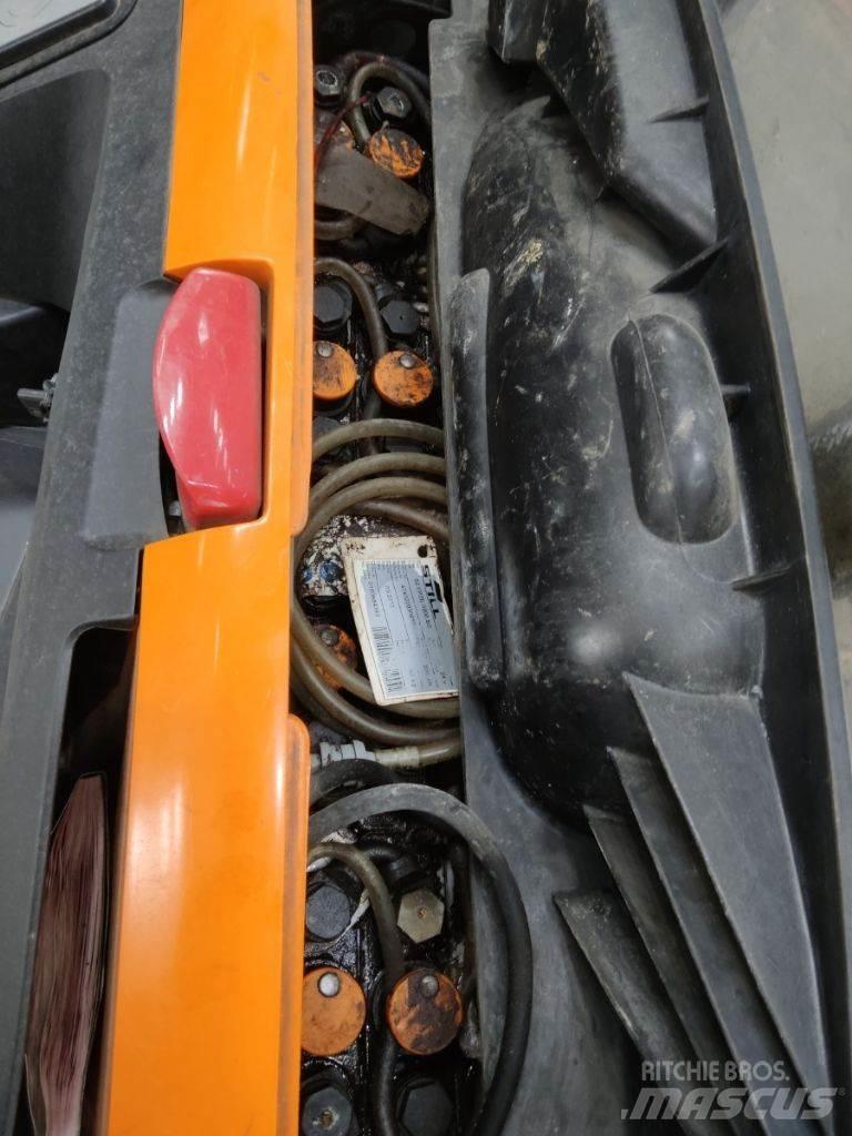 Still EXV10 Pedestrian stacker