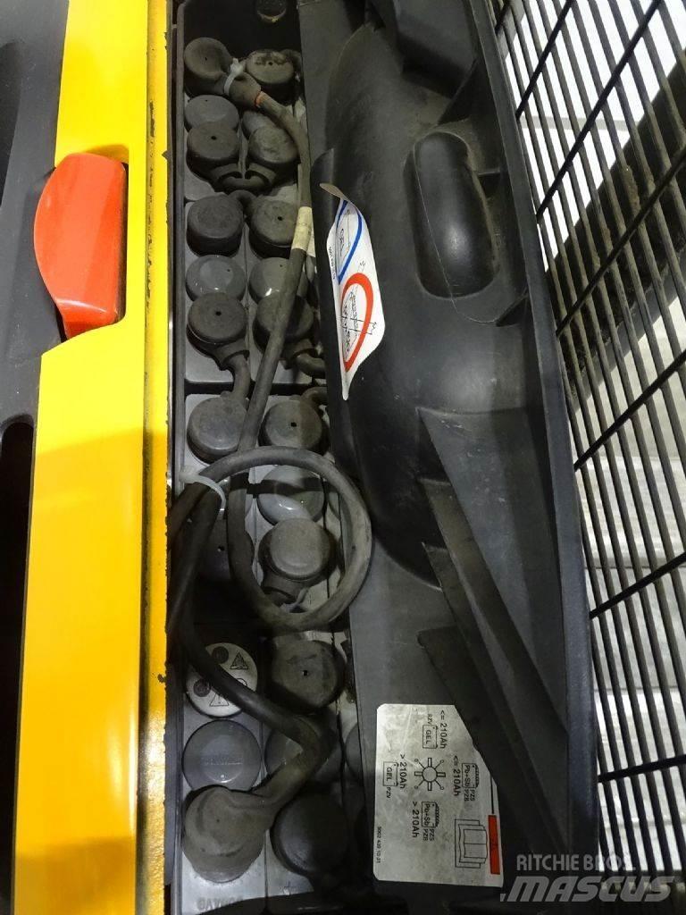 Still EXV10 Pedestrian stacker