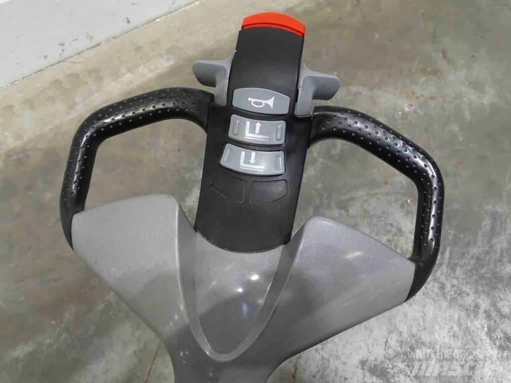 Still EXV14 Pedestrian stacker