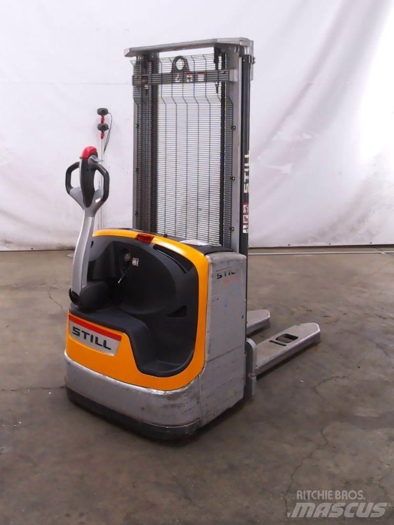 Still EXV14C Pedestrian stacker