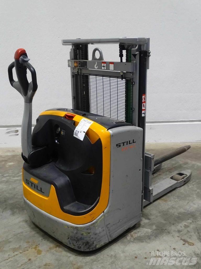 Still EXV14C Pedestrian stacker