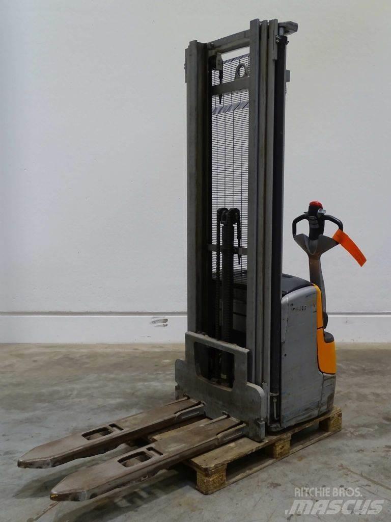 Still EXV14C Pedestrian stacker