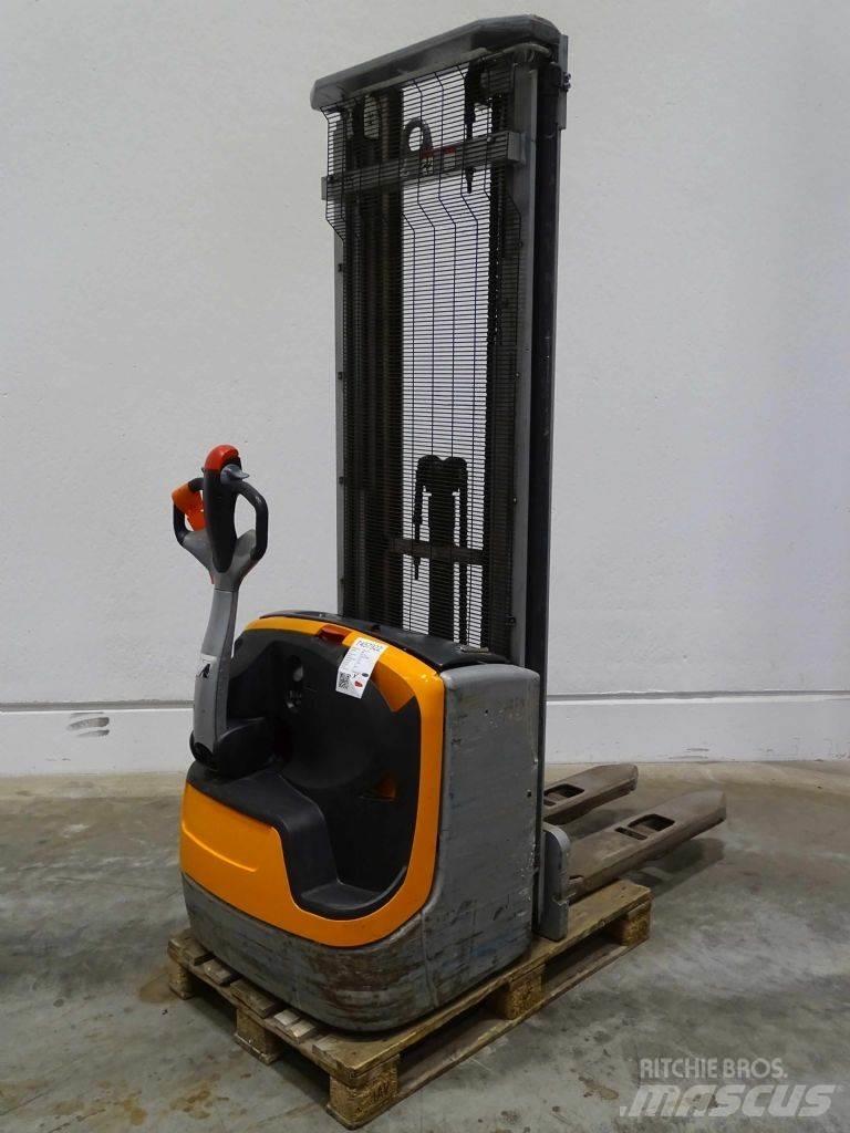 Still EXV14C Pedestrian stacker