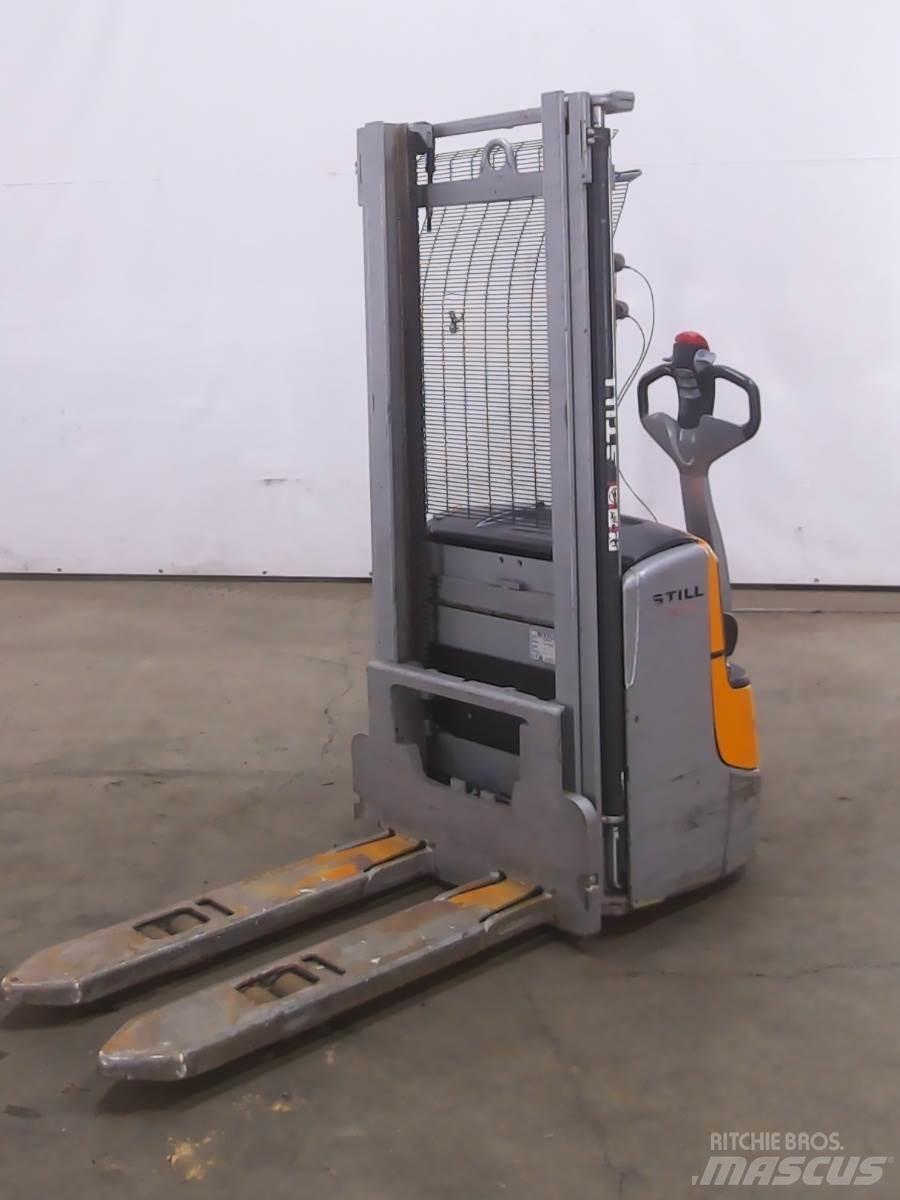 Still EXV14C Pedestrian stacker
