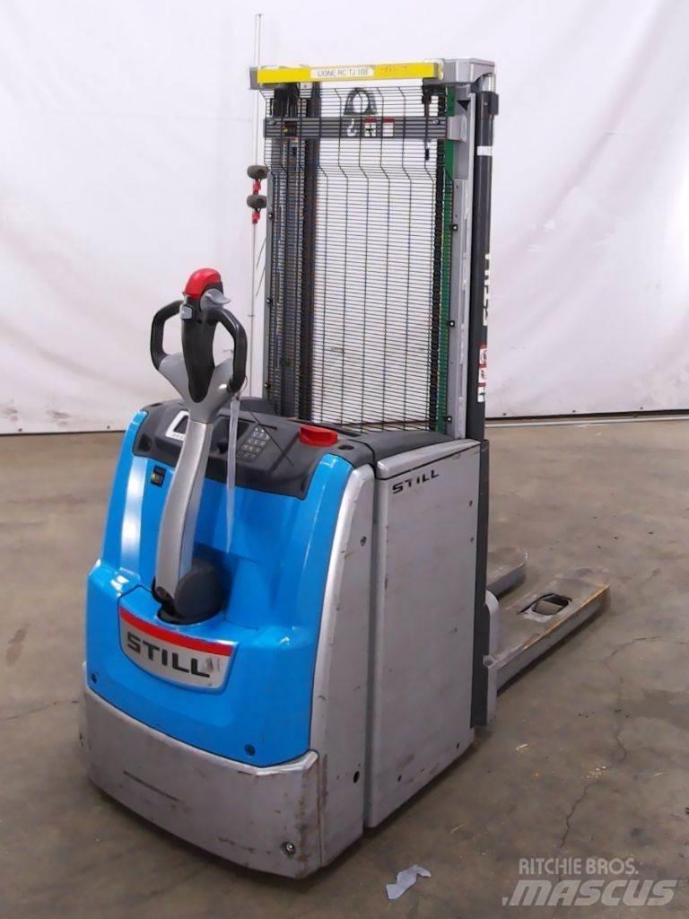 Still EXV20 Pedestrian stacker