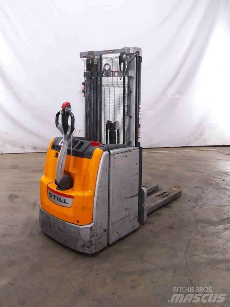 Still EXV20 Pedestrian stacker