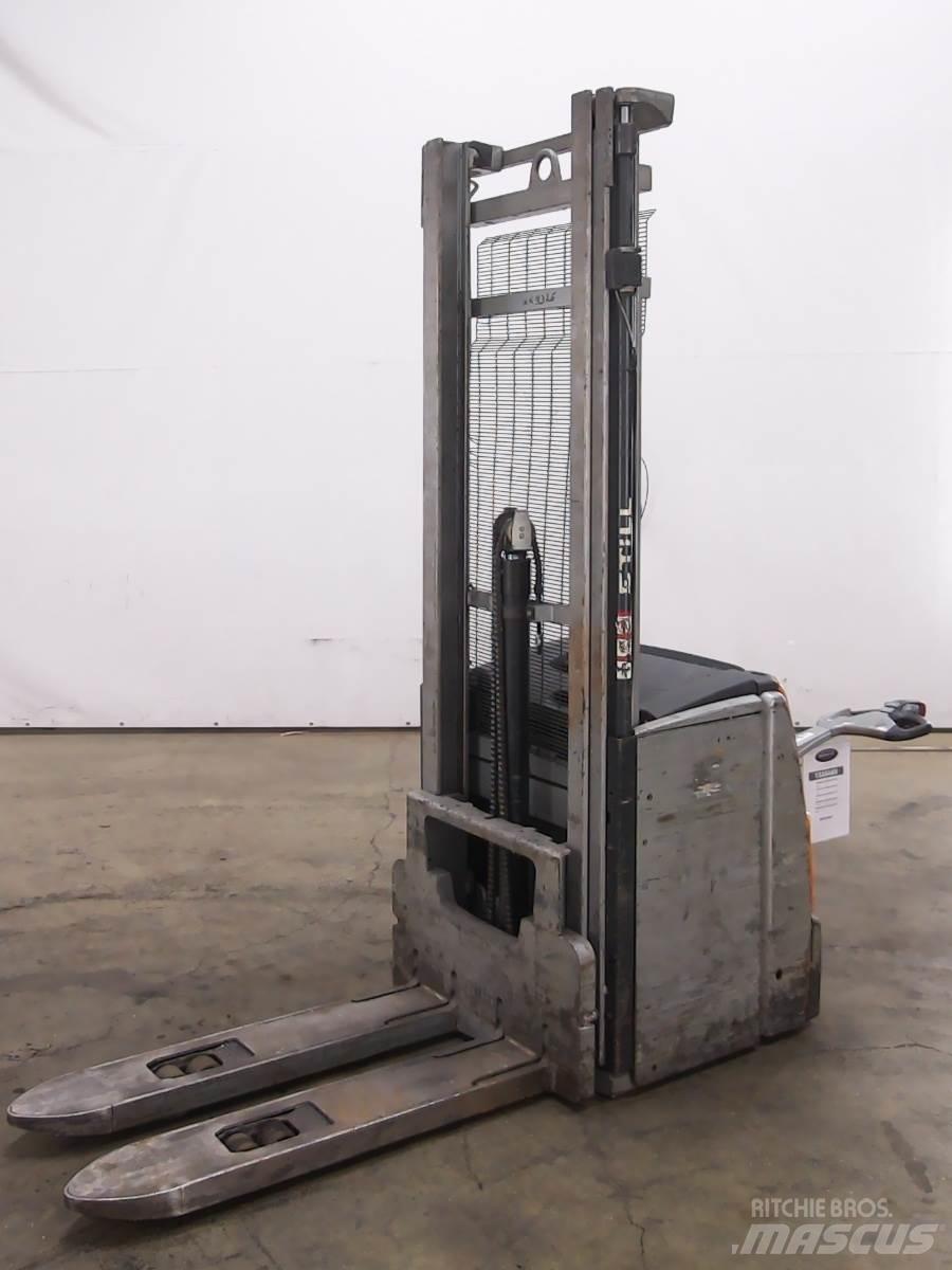 Still EXV20 Pedestrian stacker