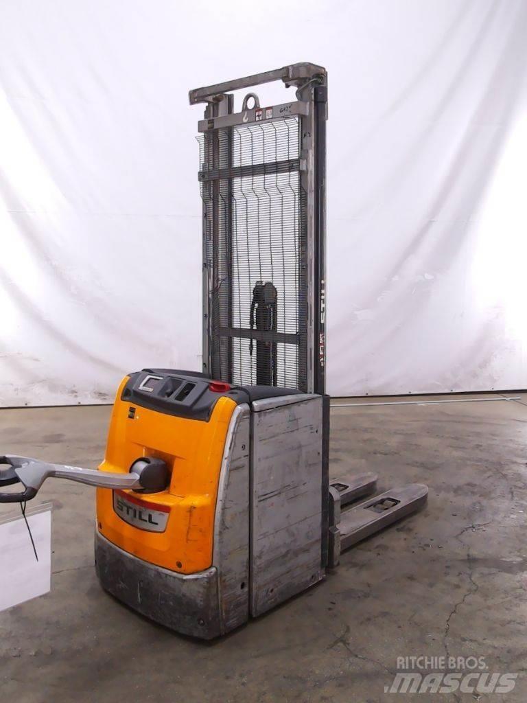 Still EXV20 Pedestrian stacker