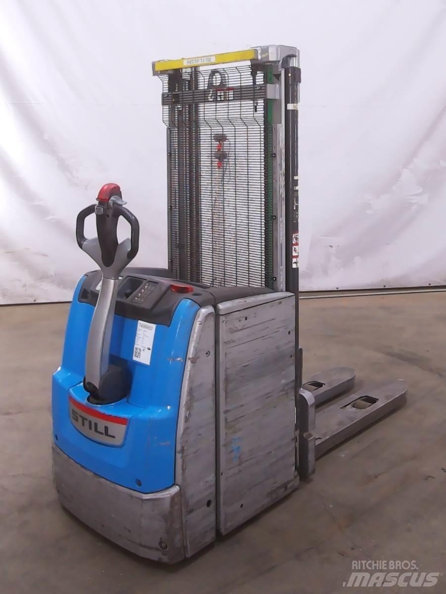 Still EXV20 Pedestrian stacker