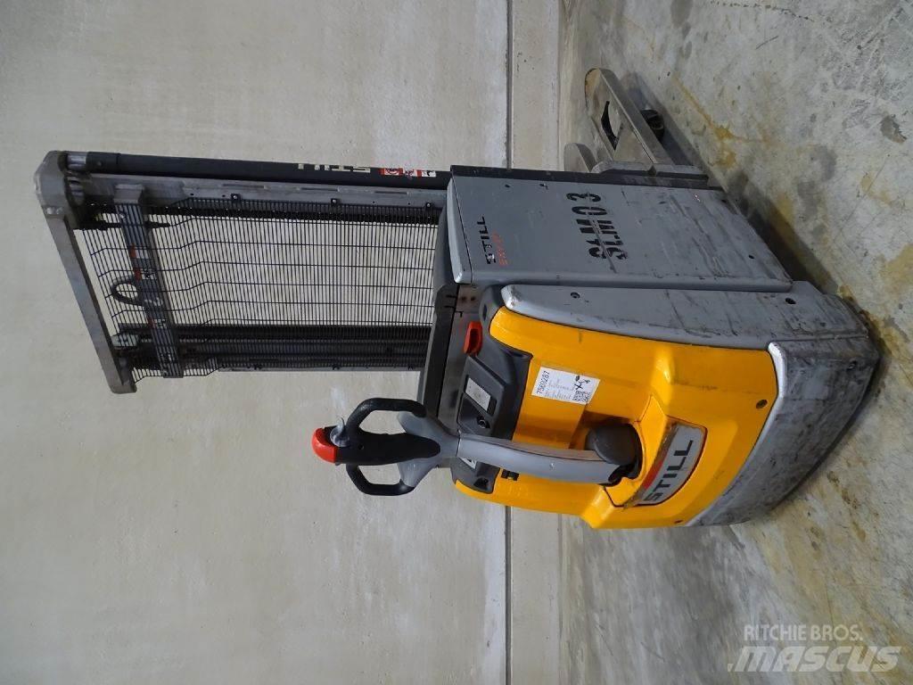 Still EXV20I Pedestrian stacker