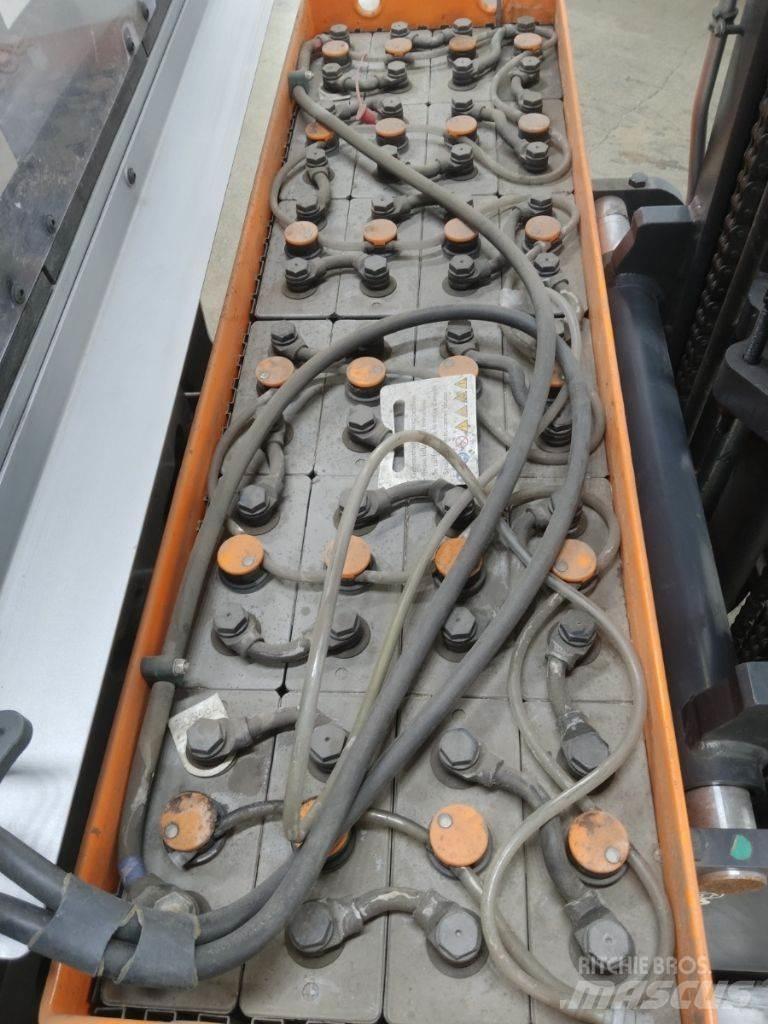 Still FM-X10 Reach trucks